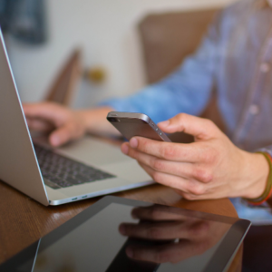Addendum arbeidsovereenkomst - regeling betreffende GSM & laptop
